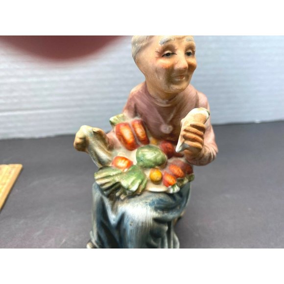 Vintage Norleans Japan Figurine Old Woman Gardener Harvest Carrots 5" Tall - Picture 8 of 8
